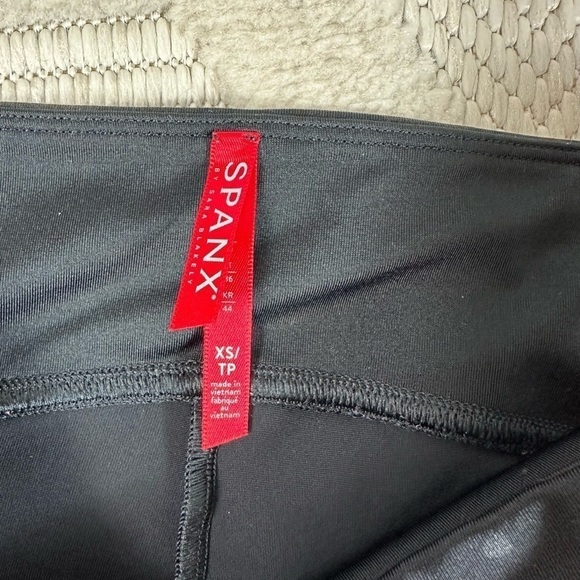 Spanx Faux Leather Camo Leggings Size XS - Picture 11 of 14